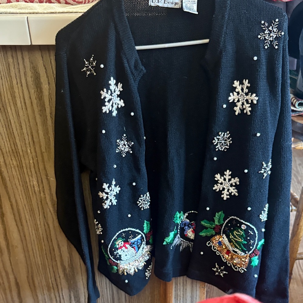 Black Snowflake &embellished snow globesCardigan